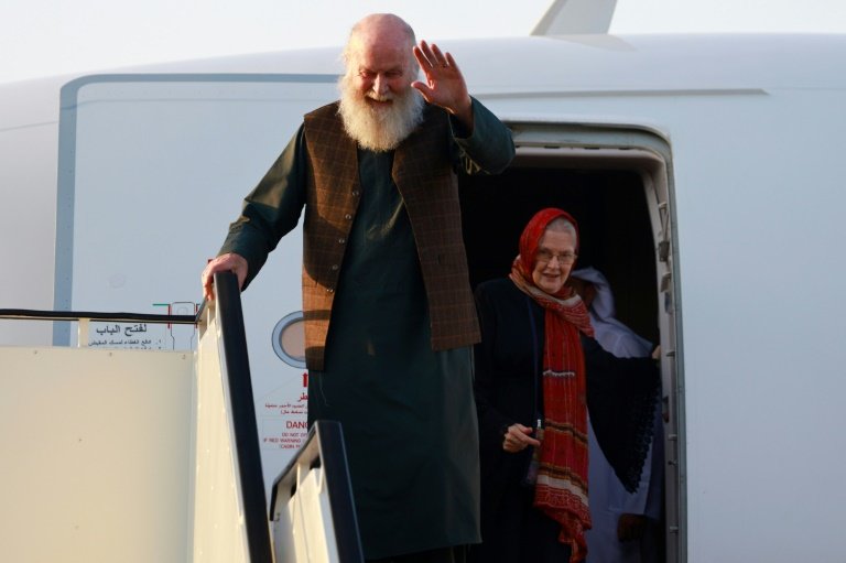 Un couple de Britanniques libéré par les talibans attendu à Londres