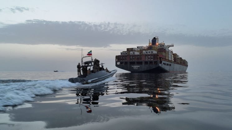 Le CGRI met en garde les navires contre tout passage dans le détroit d'Ormuz, selon un enregistrement audio