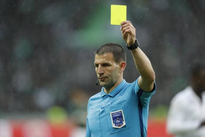 L'OM se fâche encore après la désignation de Jérémy Stinat comme arbitre du match de Ligue 1 contre Auxerre