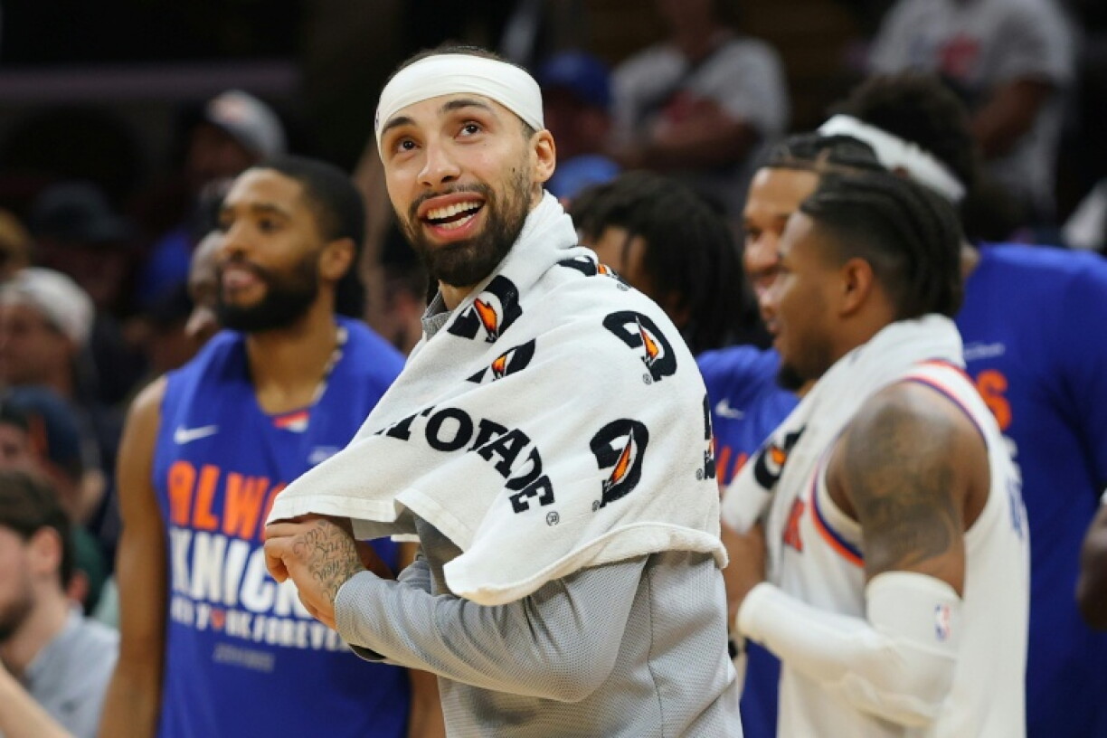 Knicks sweep Cavs to reach first NBA Finals since 1999