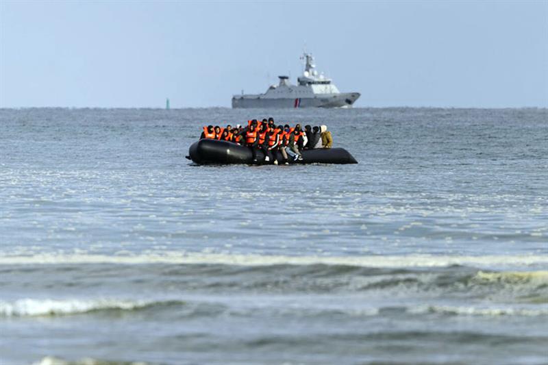 Royaume-Uni: 25 ans de prison pour un passeur ayant organisé des traversées de migrants en Méditerranée