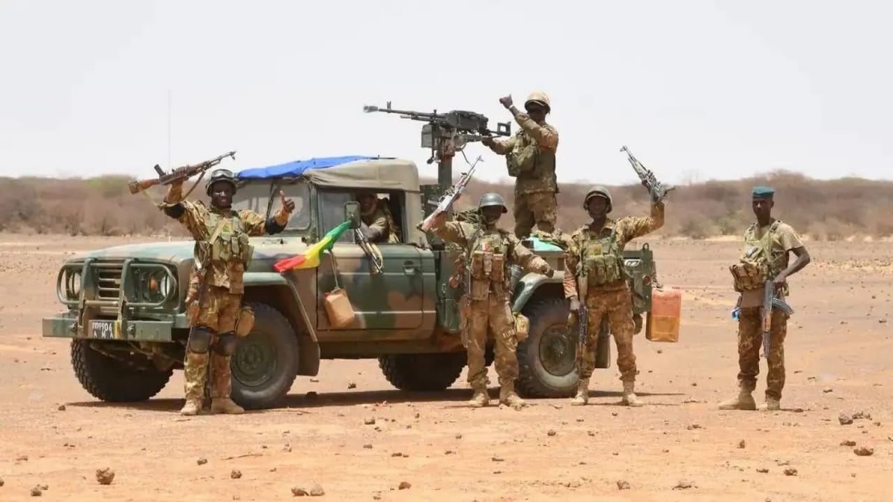 Mali : l'armée annonce une vingtaine de terroristes tués lors de deux frappes aériennes