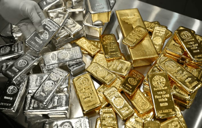 Les cours de l'or et de l'argent chutent brutalement