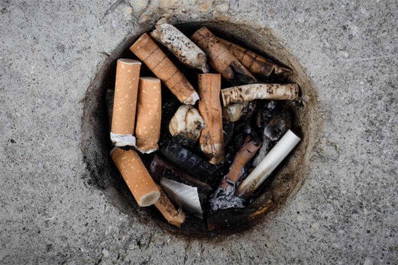 La France envisage d'interdire la vente de cigarettes aux personnes nées après 2009