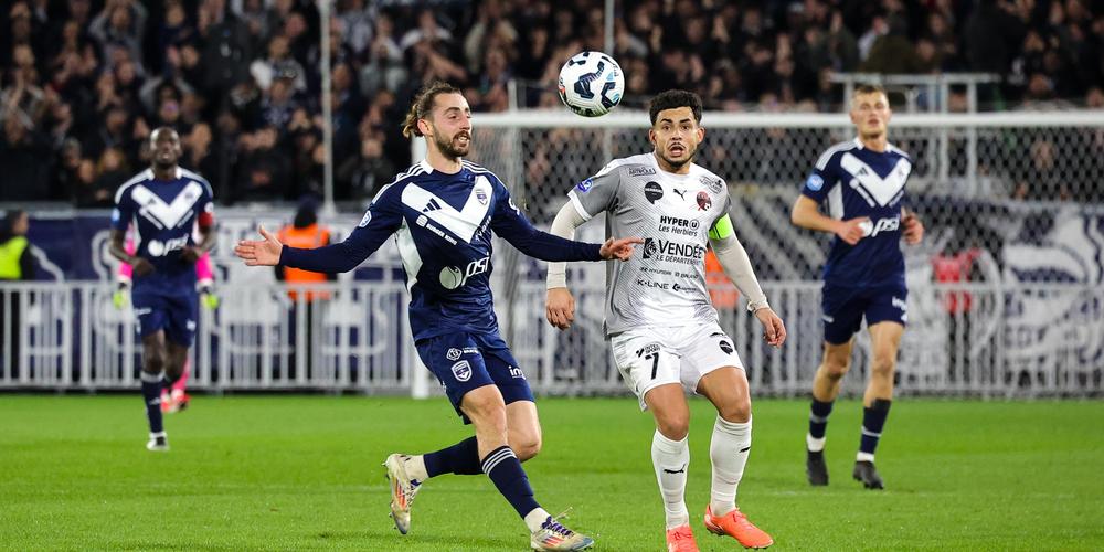 Les Girondins de Bordeaux s'imposent face à Dinan-Léhon et prennent la tête du Groupe B de National 2