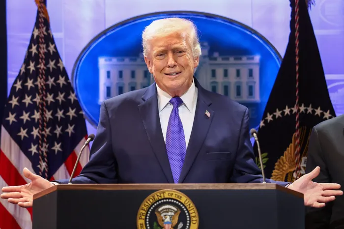 Trump affirme que les négociations avec l'Iran se poursuivent ; Israël et le Hezbollah conviennent de cesser les tirs