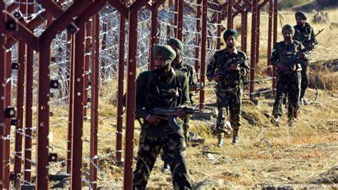 L'affrontement militaire entre l'Inde et le Pakistan se poursuit malgré le cessez-le-feu