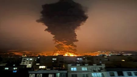 Des explosions entendues dans le sud de l'Iran, alors que les Etats-Unis annoncent des frappes d'"autodéfense"
