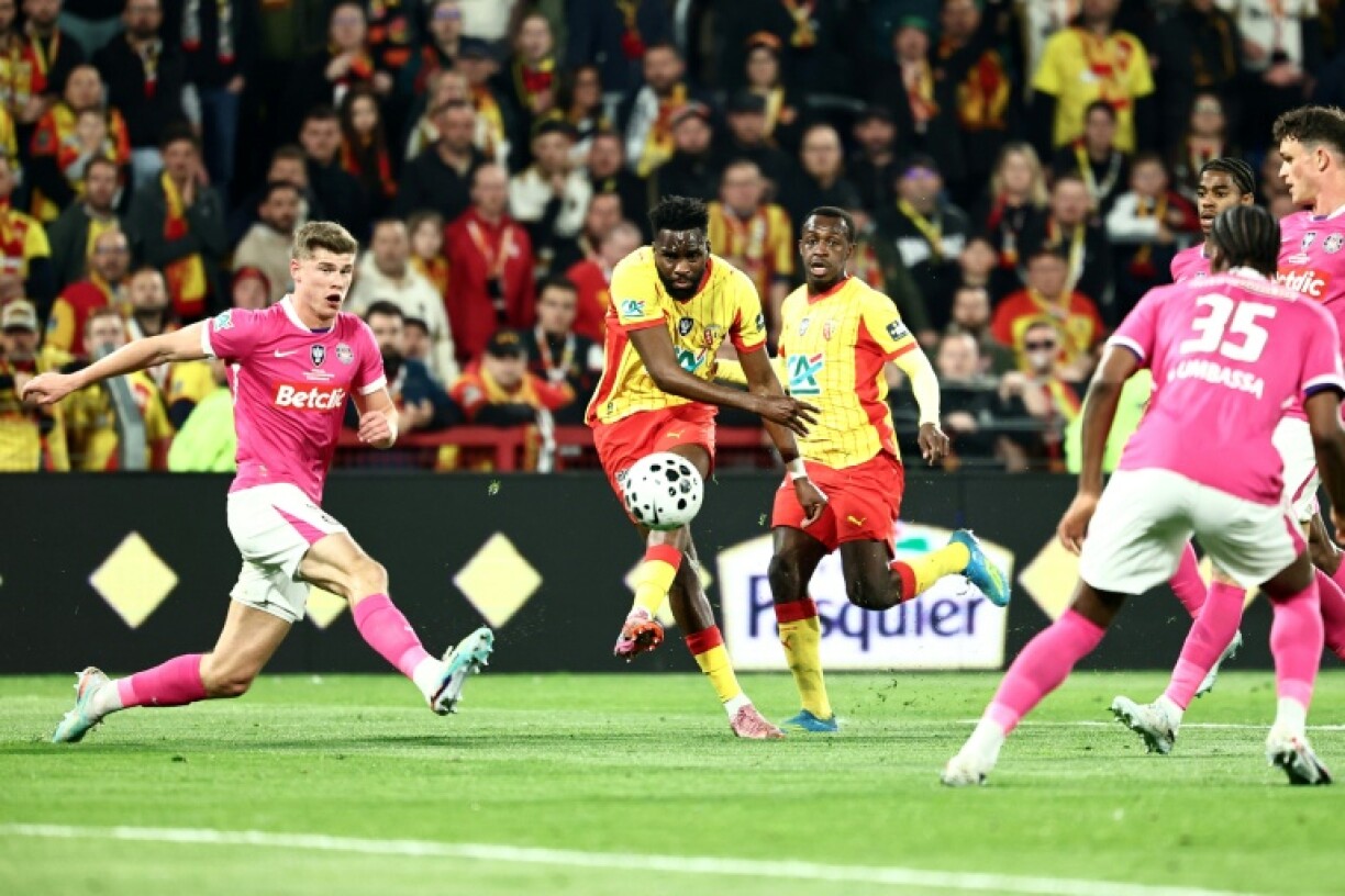 Lens rejoint la finale, tout proche d'écrire son histoire
