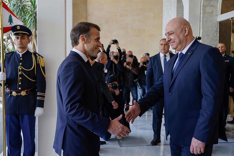 Macron au Liban pour soutenir ses nouveaux dirigeants