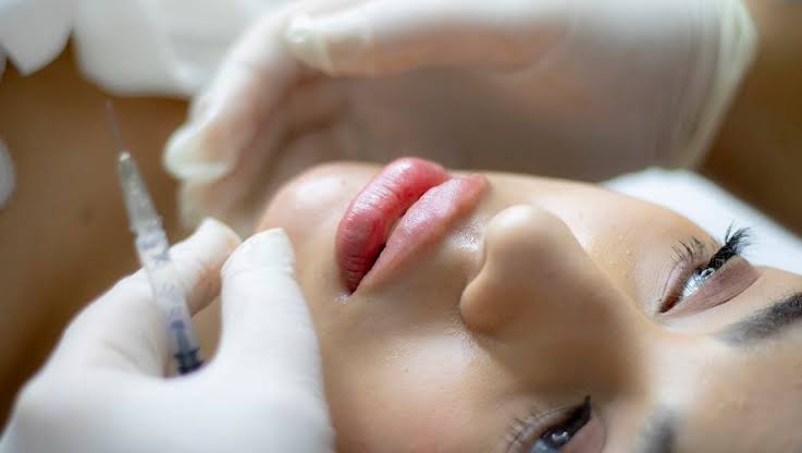 Injections Illégales de Botox : Huit Femmes en Réanimation pour un Botulisme Grave