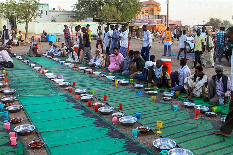 La guerre, la faim et l'inflation assombrissent le ramadan au Soudan