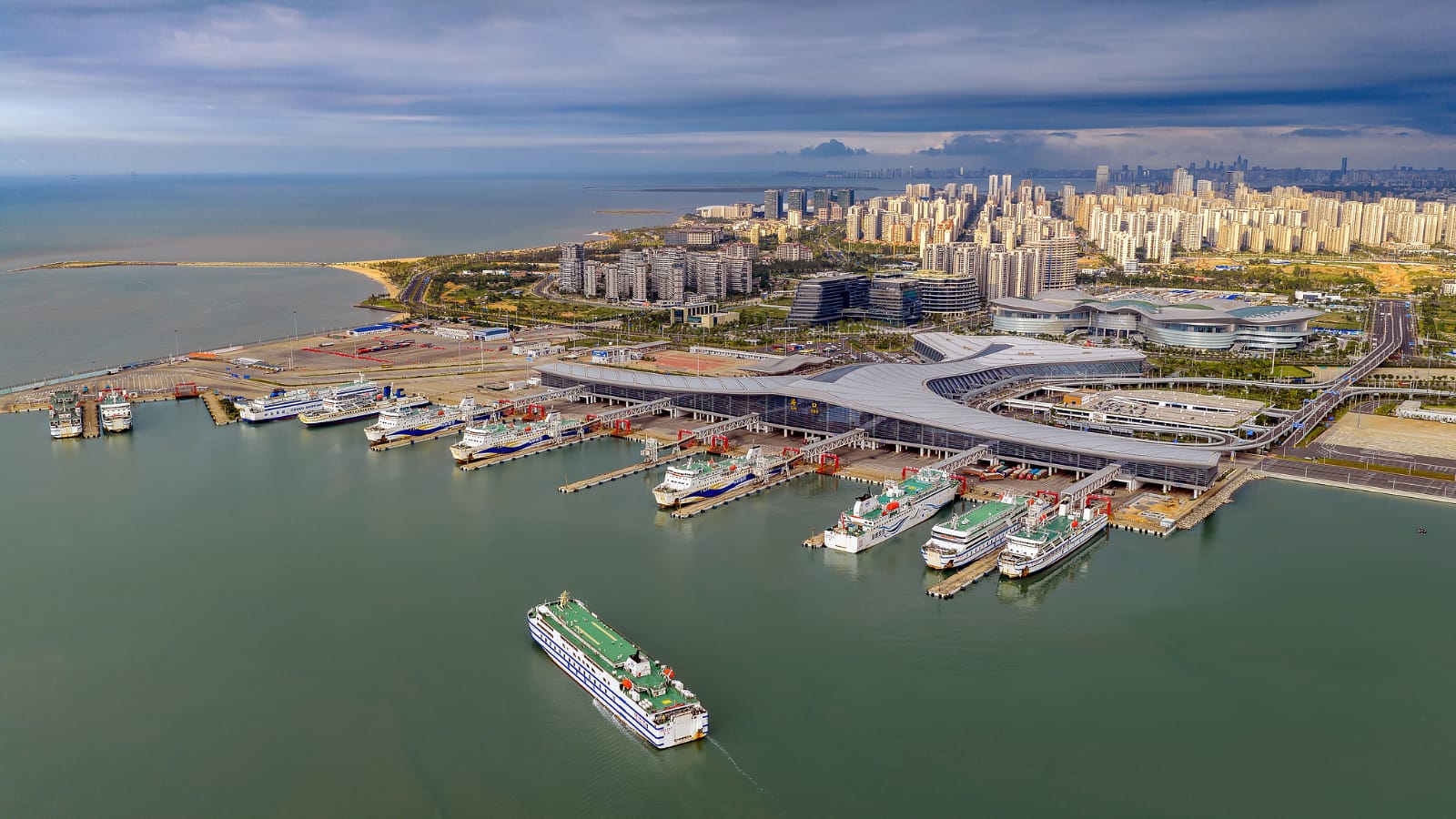 Cent jours après le lancement des opérations douanières spéciales, les entreprises françaises partagent les nouvelles opportunités à Hainan