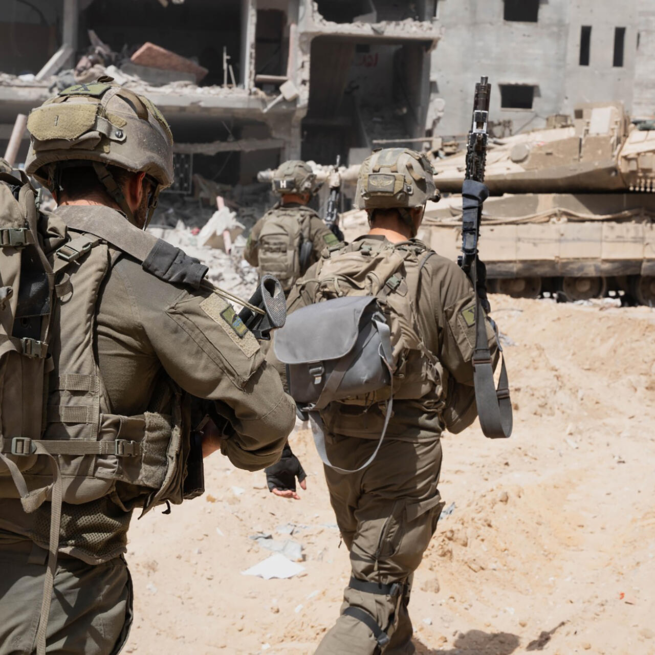 L'armée israélienne intensifie son offensive à Gaza, faisant au moins 50 morts