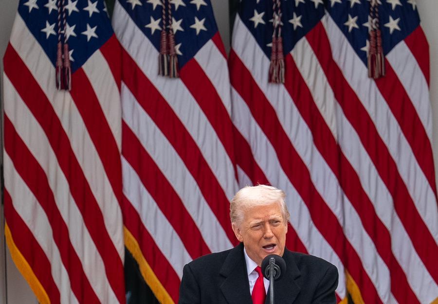 Vingt Etats américains poursuivent Trump en justice pour sa hausse des frais liés aux visas H-1B