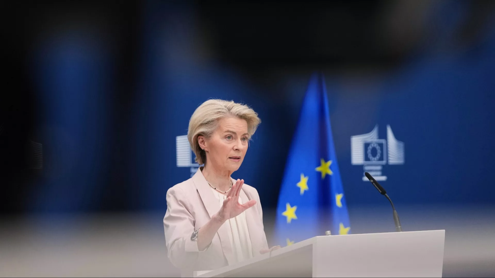 Von der Leyen pitches '€800bn' defence package ahead of EU leaders' summit