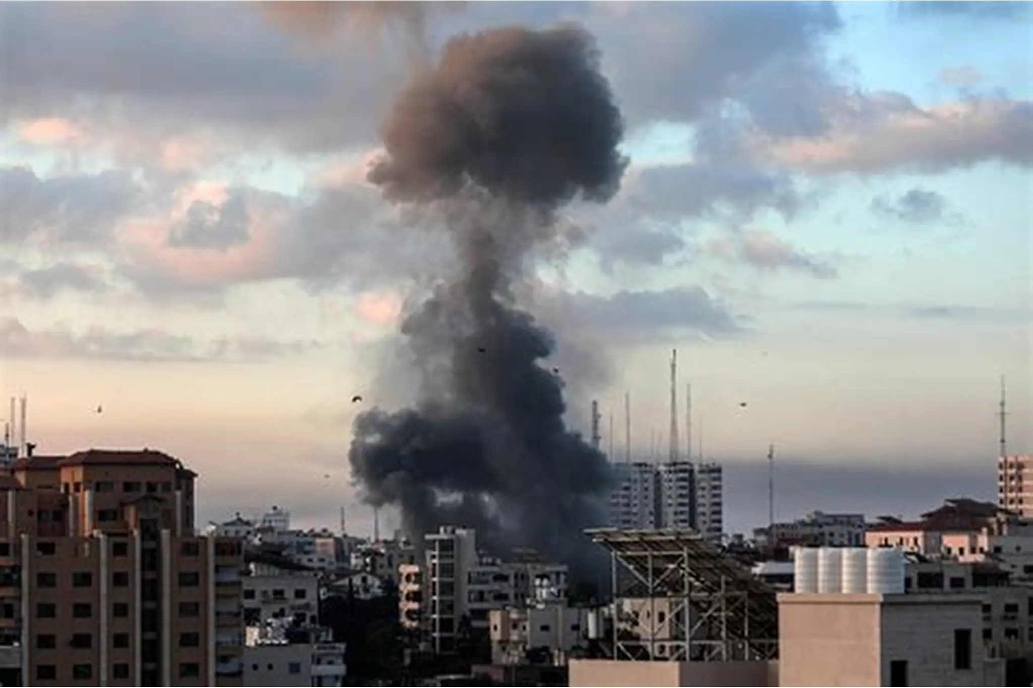 Israël rejette l'offre de cessez-le-feu du Hamas et promet de poursuivre son offensive à Gaza