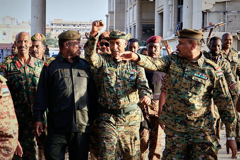 Soudan: le chef des paramilitaires reconnaît que ses troupes ont quitté Khartoum, "mais nous reviendrons"
