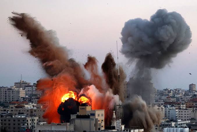 Israël reçoit une cargaison de bombes lourdes américaines après feu vert de Trump