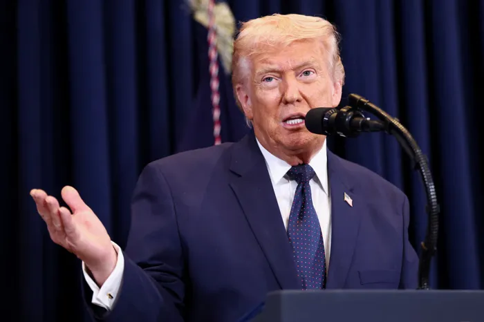 Trump affirme que les pourparlers avec l'Iran se poursuivent malgré le démenti iranien