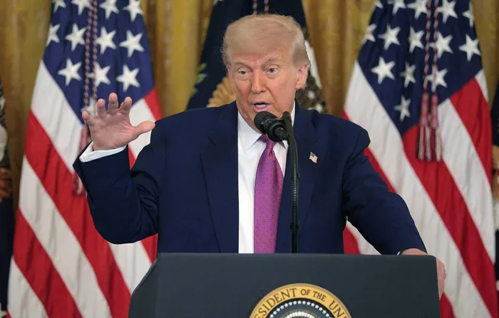 Trump entend imposer un droit de douane de plus de 10% sur les importations des pays plus petits