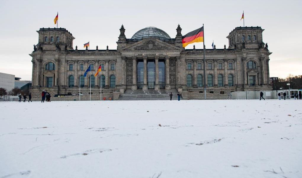 Une tempête de neige balaie l'Allemagne, faisant 4 morts et perturbant les transports